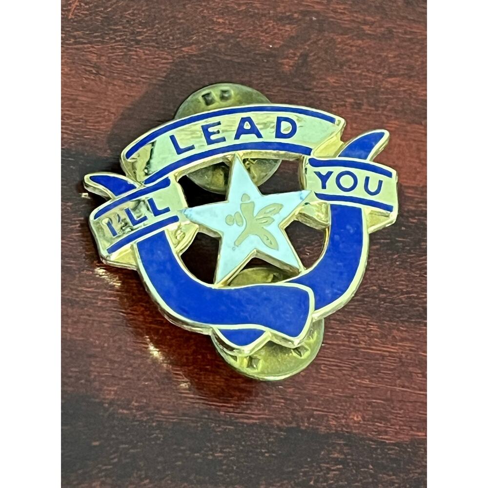 VTG US Coast Guard Auxiliary I’ll Lead You Enamel Leadership Pins Lot of 2 - Picture 4 of 6